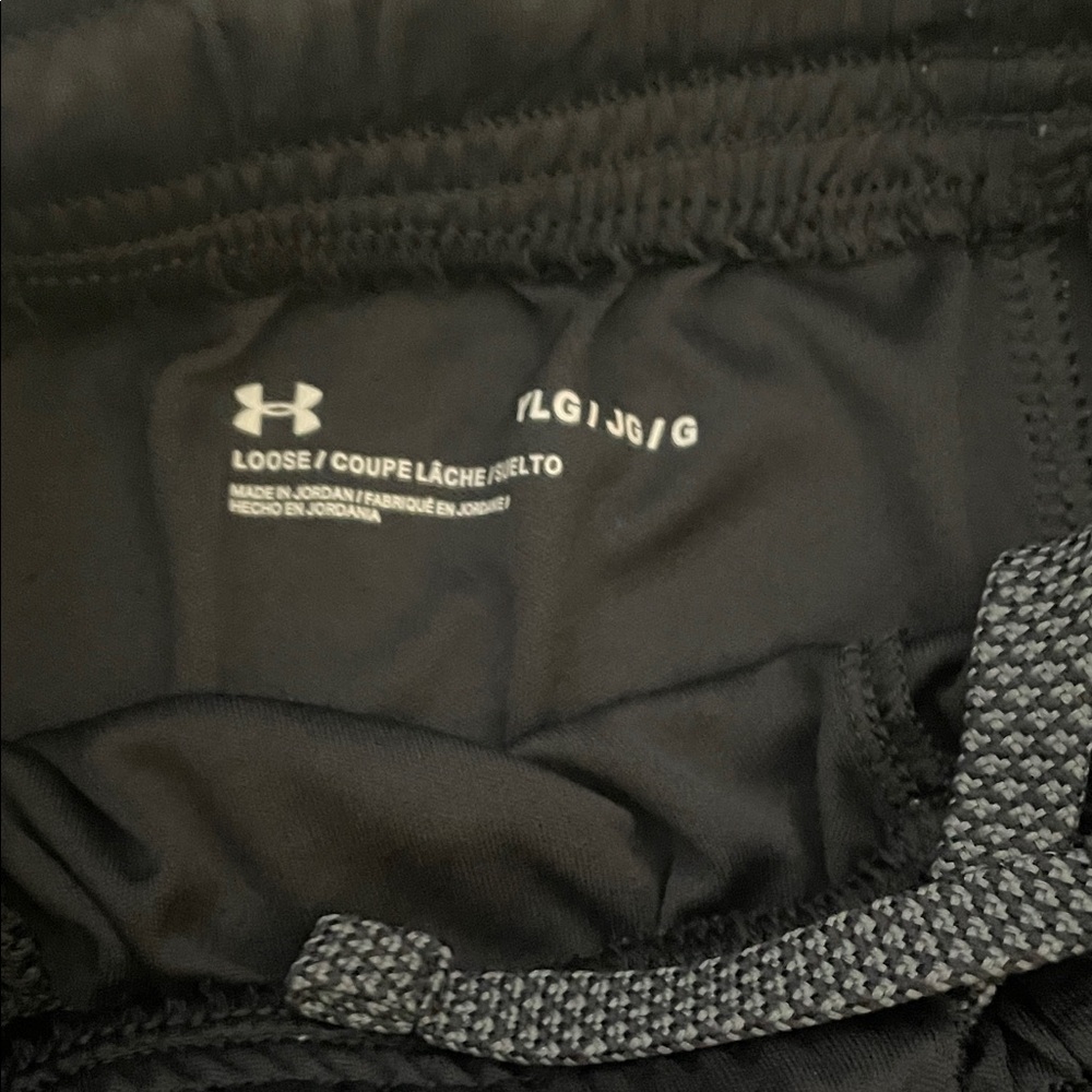 Under Armour Kids Shorts Set - Red, Gray, Black - Picture 6 of 13